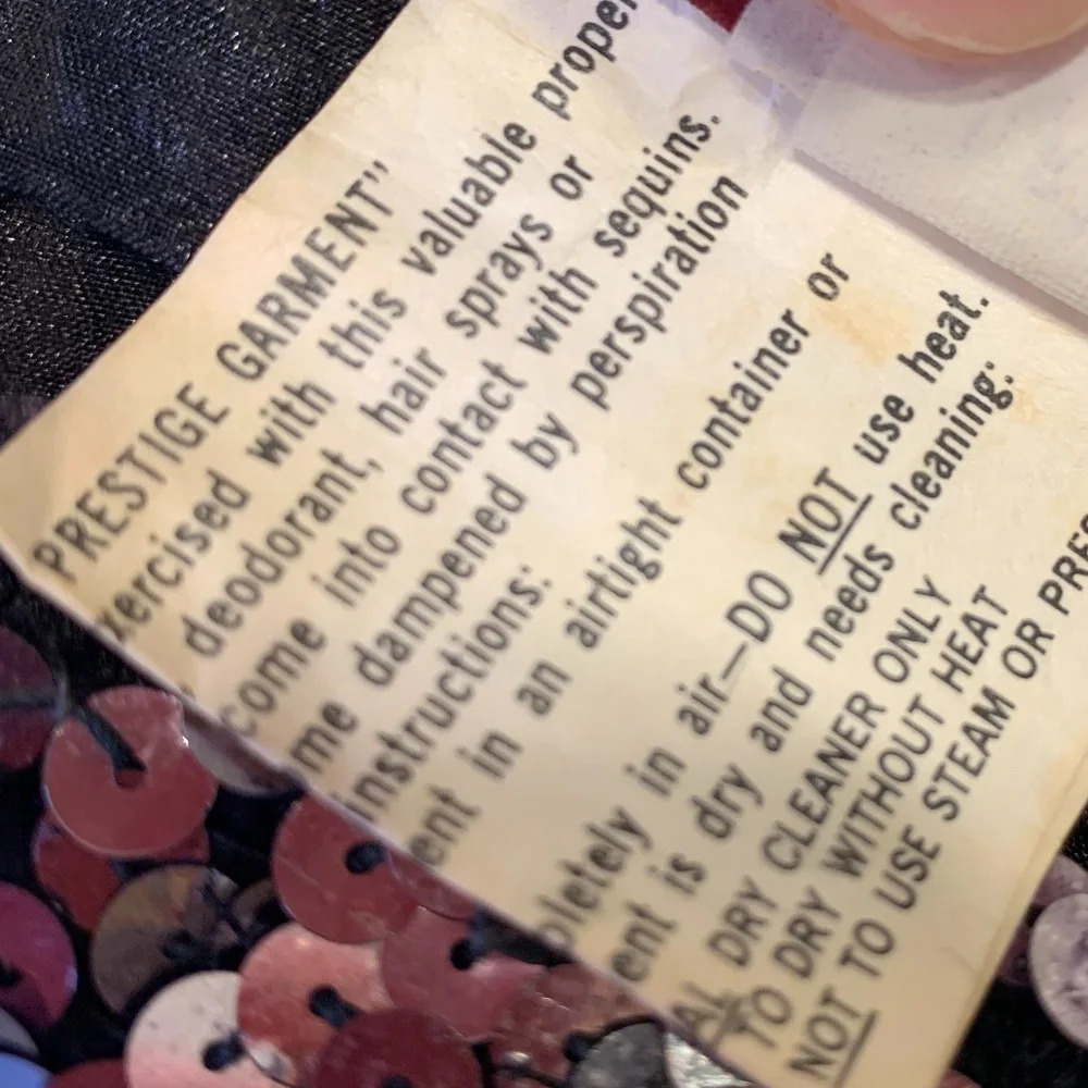 Three Flags | VTG Sequin Glam Cropped Tank Top - Picture 11 of 11